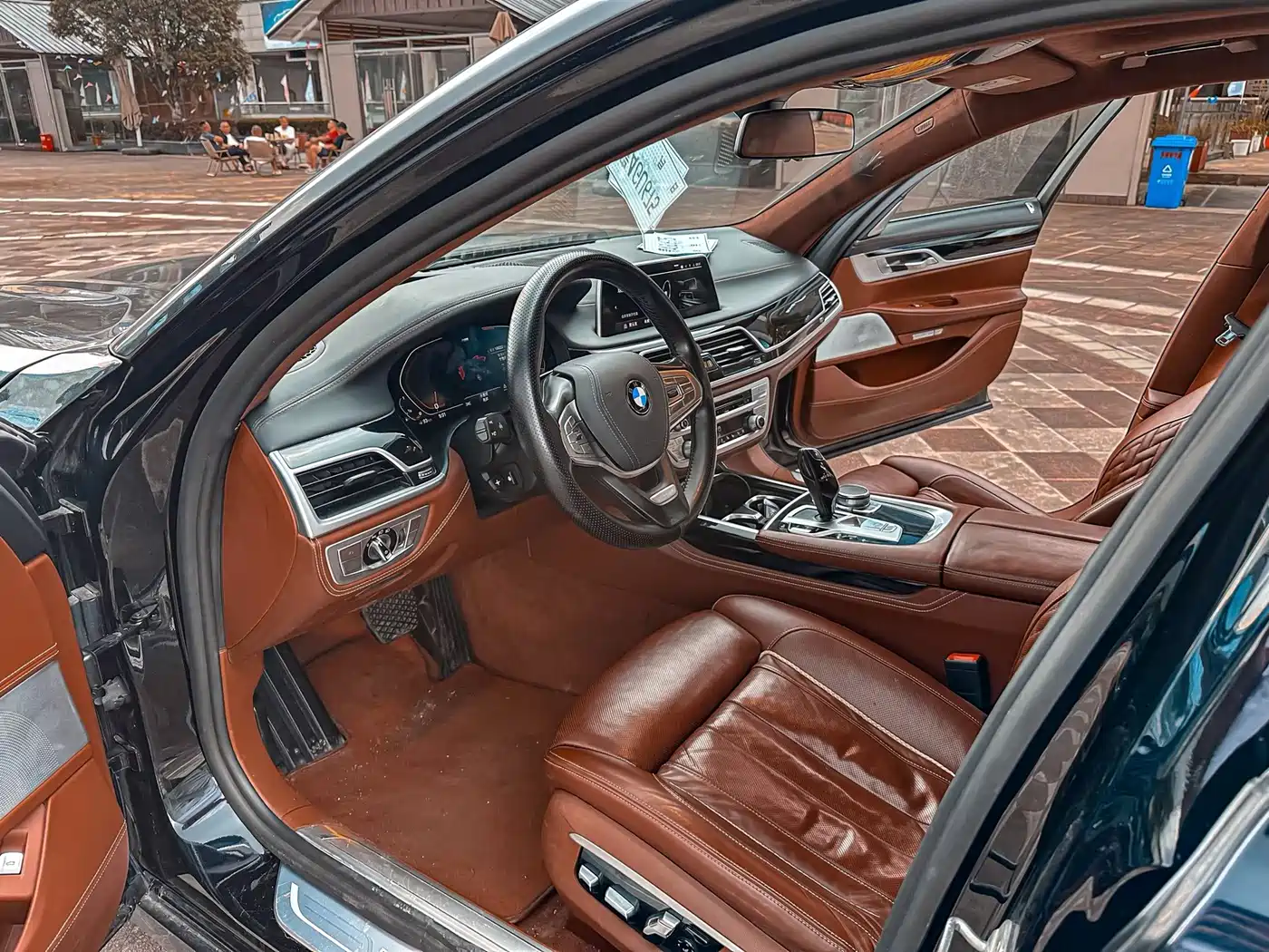 Photo 4 - BMW 7 Series