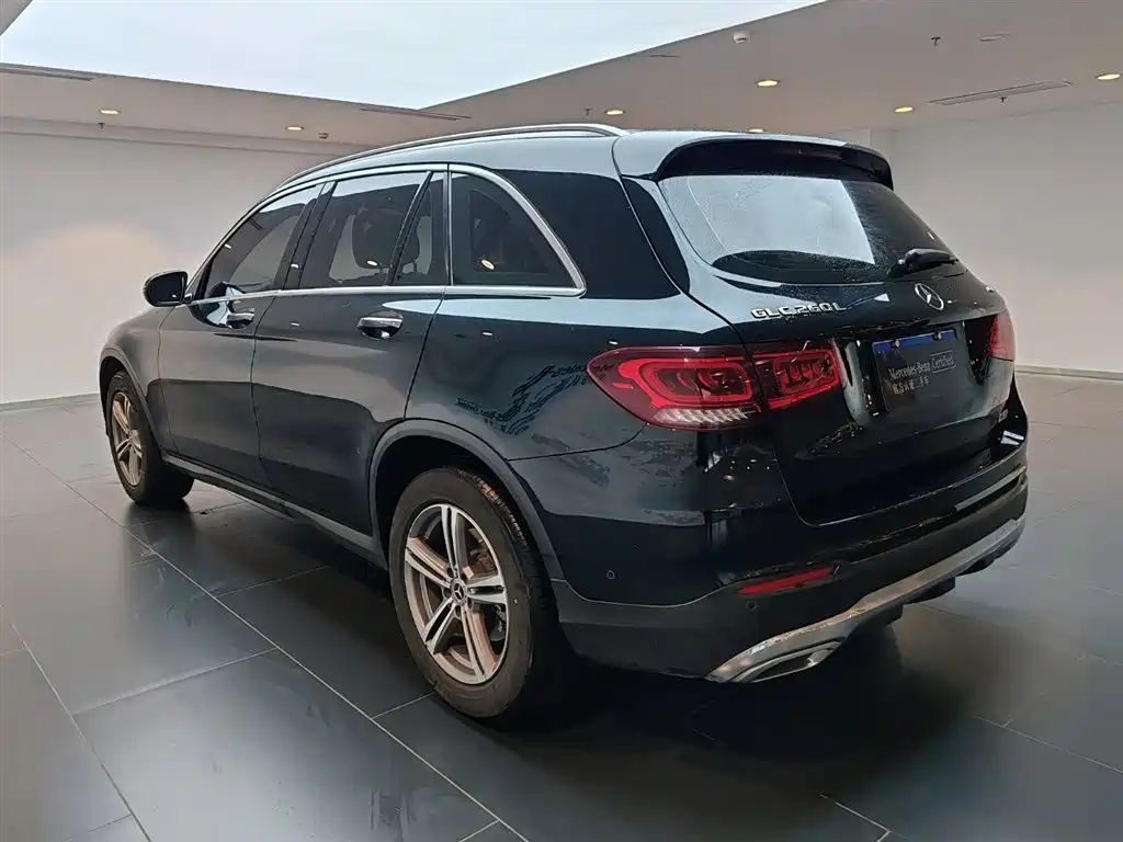 MERCEDES-BENZ GLC