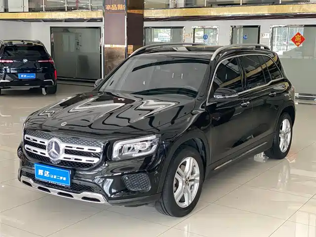 MERCEDES-BENZ GLB