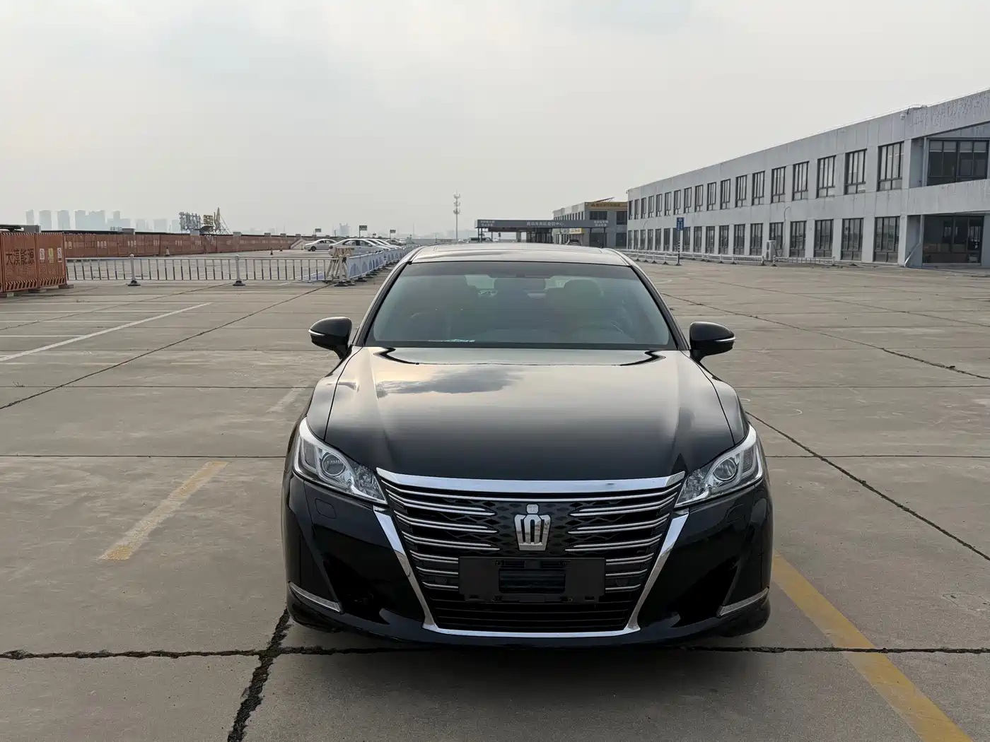 Toyota Crown 2017 2.0T Sport Edition фото 2
