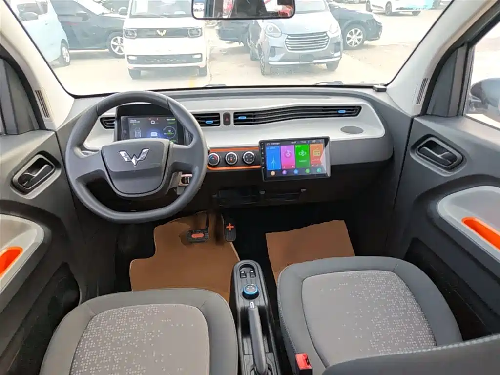 WULING AUTOMOBILE HONGGUANG MINIEV