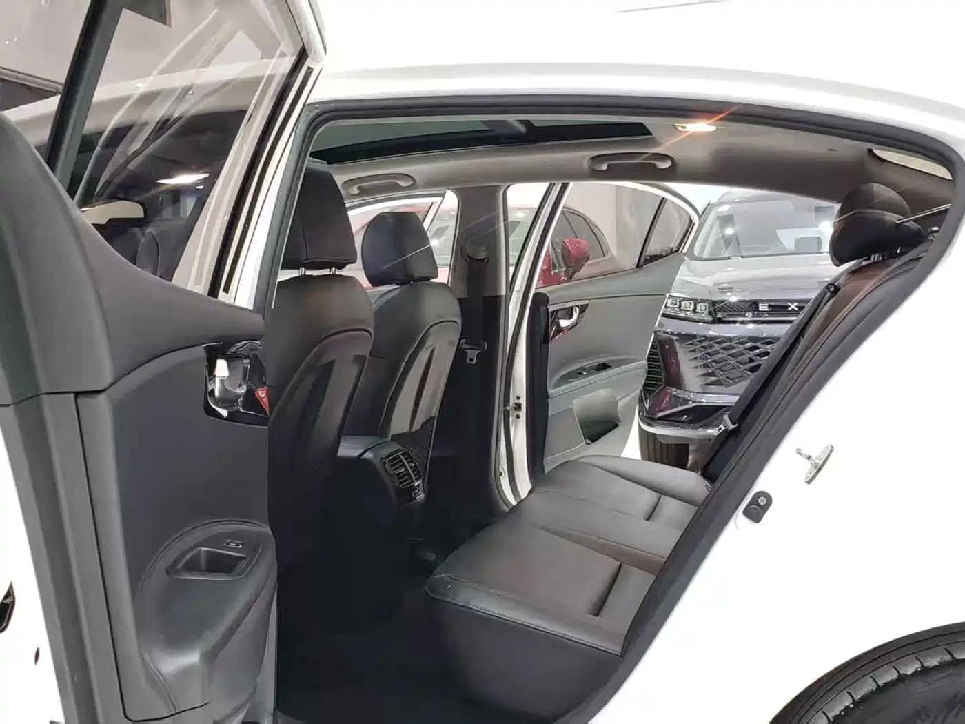 Kia K4 2014 1.8L Automatic DLX фото 6