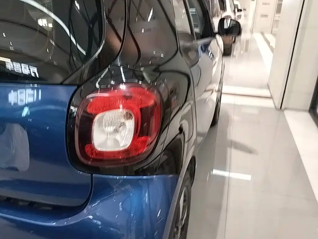 smart fortwo 2018 2018 1.0L 52kW Hardtop Passion Edition China V