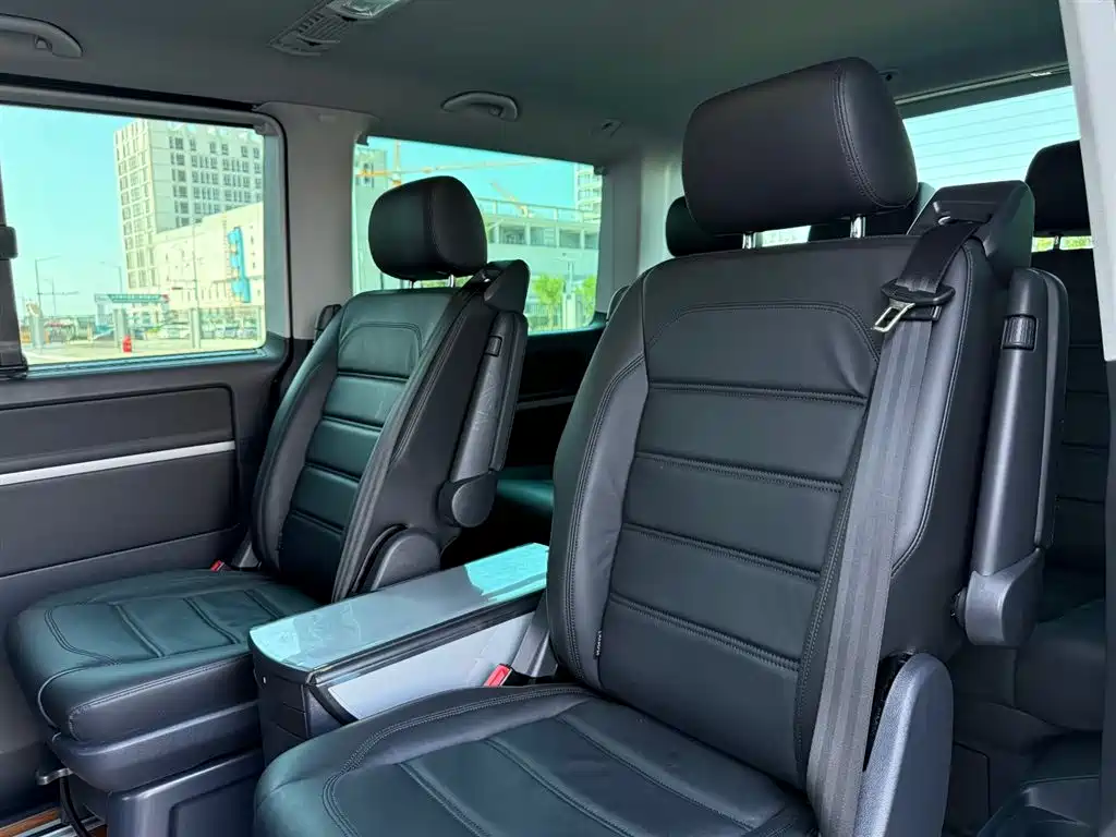 Volkswagen Multivan 2016 2.0TSI 4WD Prestige 7-Seater фото 21