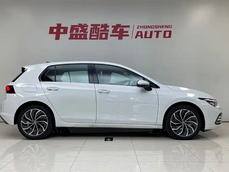 Volkswagen Golf 2023 Facelift 280TSI DSG Pro фото 5