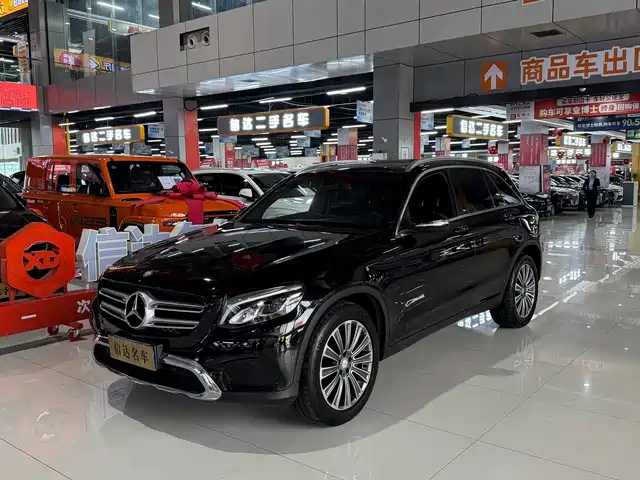 MERCEDES-BENZ GLC