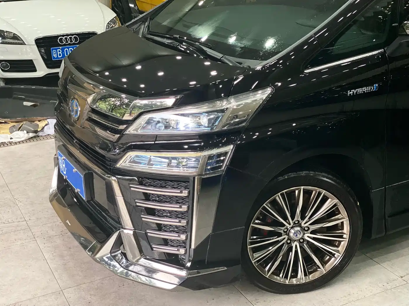 Toyota Vellfire 2020 2020 Twin Engine 2.5L HV Premium Edition
