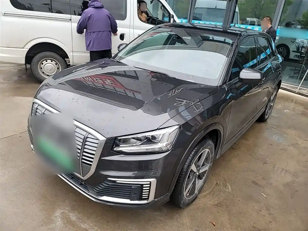 AUDI Q2L E-TRON 2021