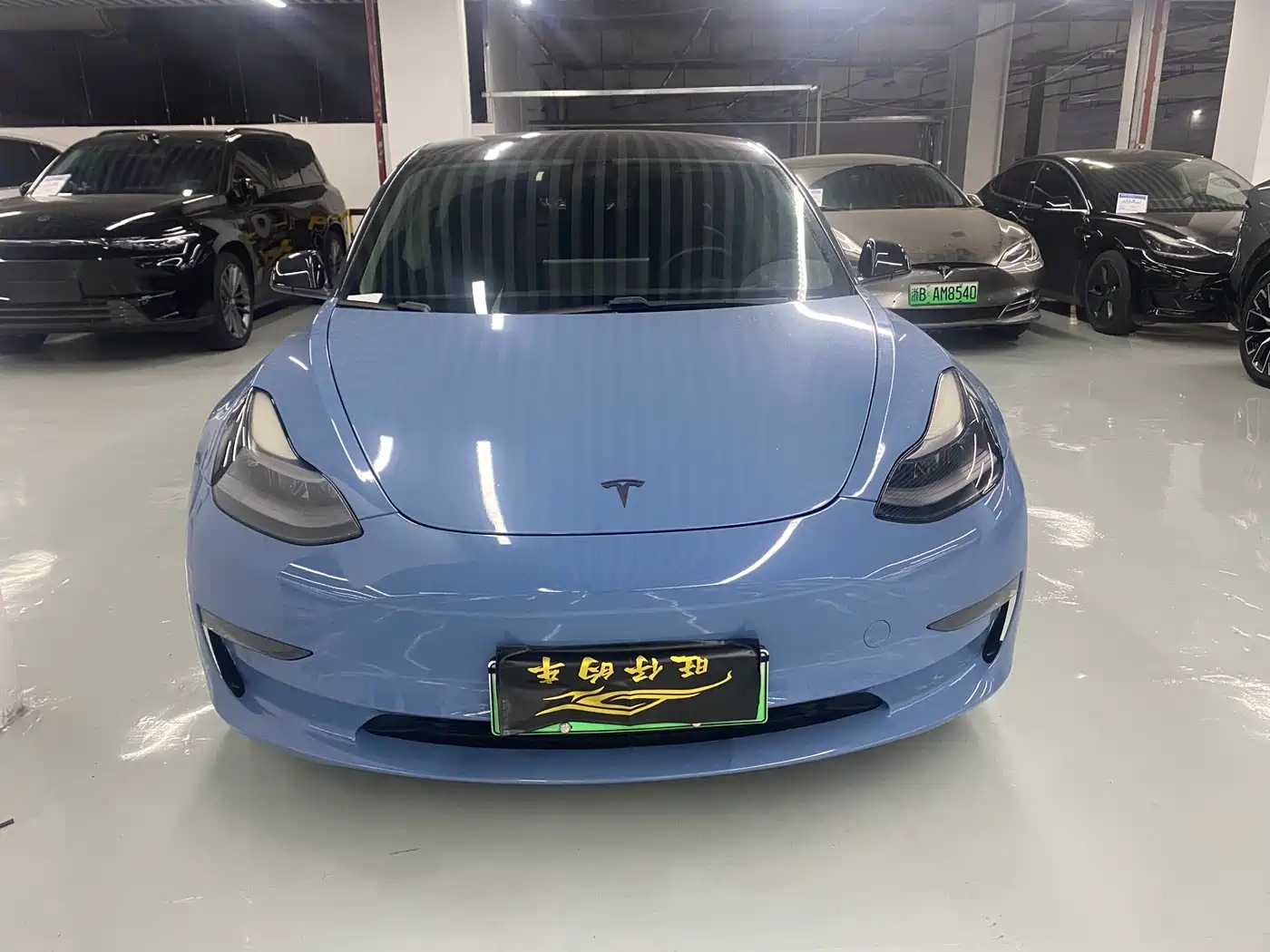TESLA MODEL 3