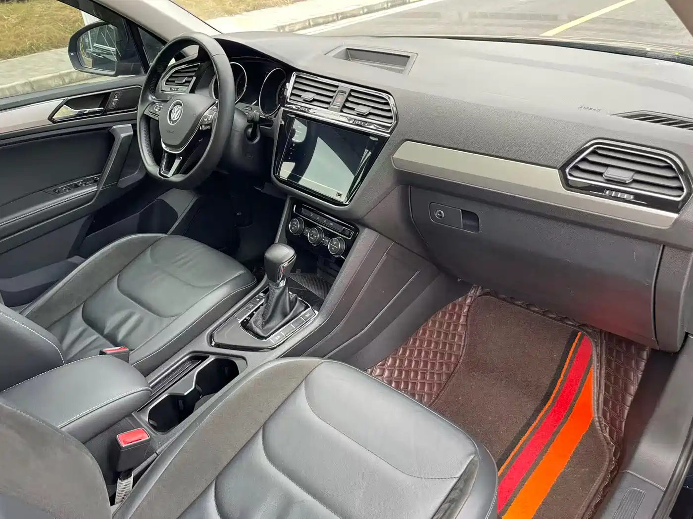 Volkswagen Tiguan L 2019 330TSI Automatic 2WD Panorama Comfort Edition China VI фото 15