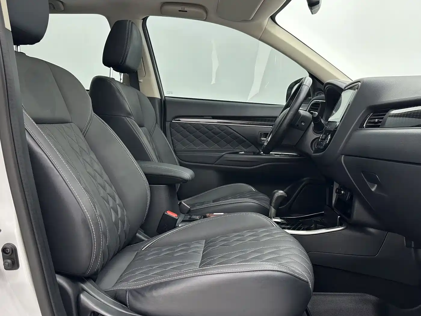 Mitsubishi Outlander 2022 2021 2.0L 2WD Yaodong Edition 5-seater