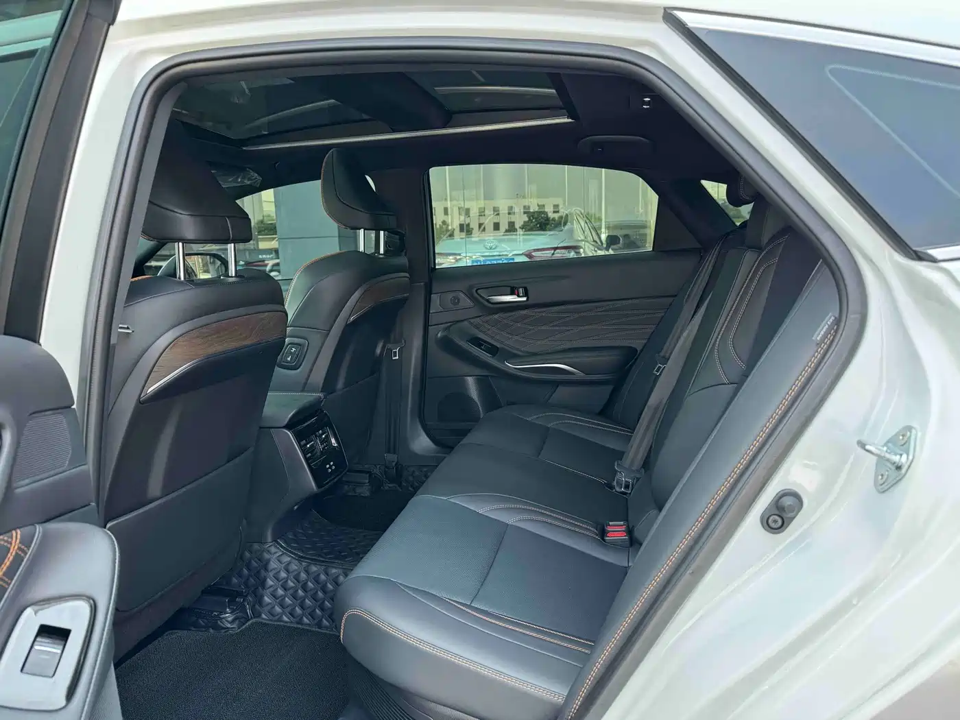 Toyota Avalon 2025 2024 Hybrid 2.0L Luxury Edition
