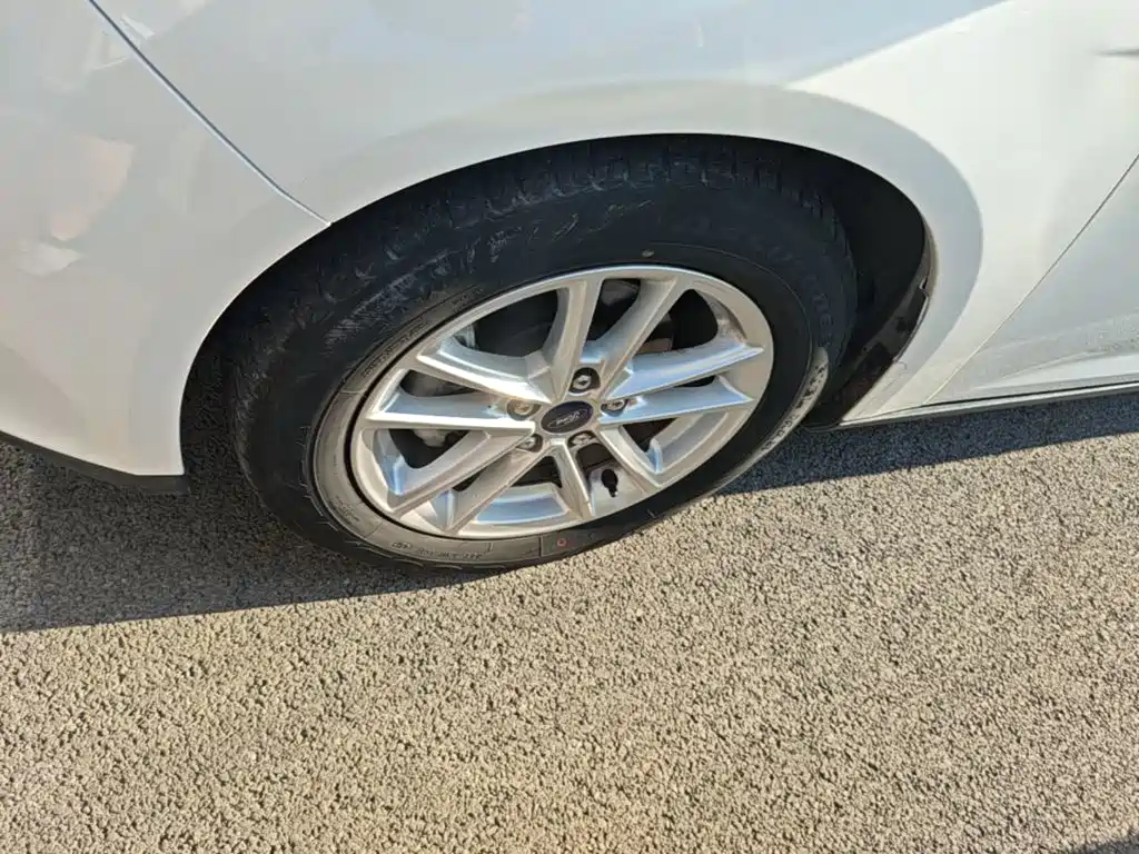 Photo 23 - Ford Focus