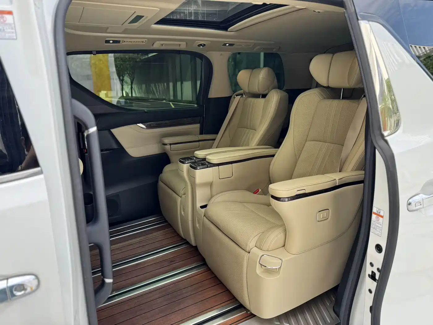 Toyota Vellfire 2021 2020 Twin Engine 2.5L HV Premium Edition
