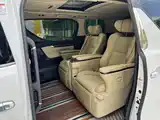 Фото 16 - Toyota Vellfire