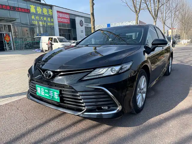 TOYOTA CAMRY