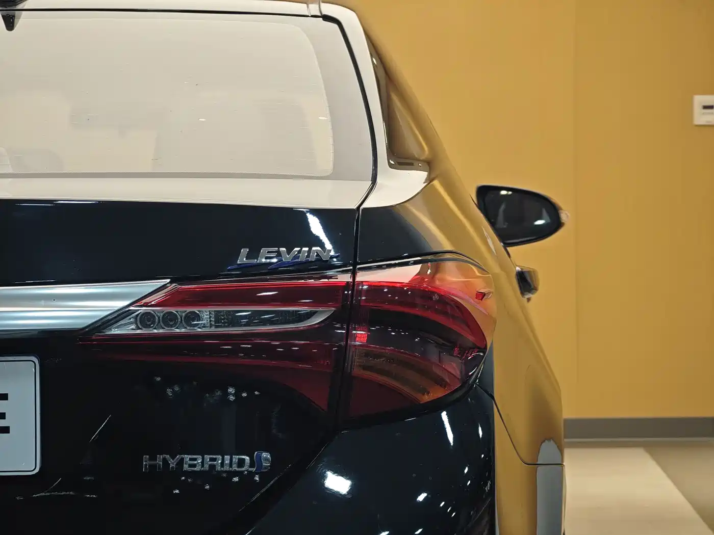 Toyota Levin 2016 Hybrid 1.8H GS E-CVT Elite Sunroof фото 25