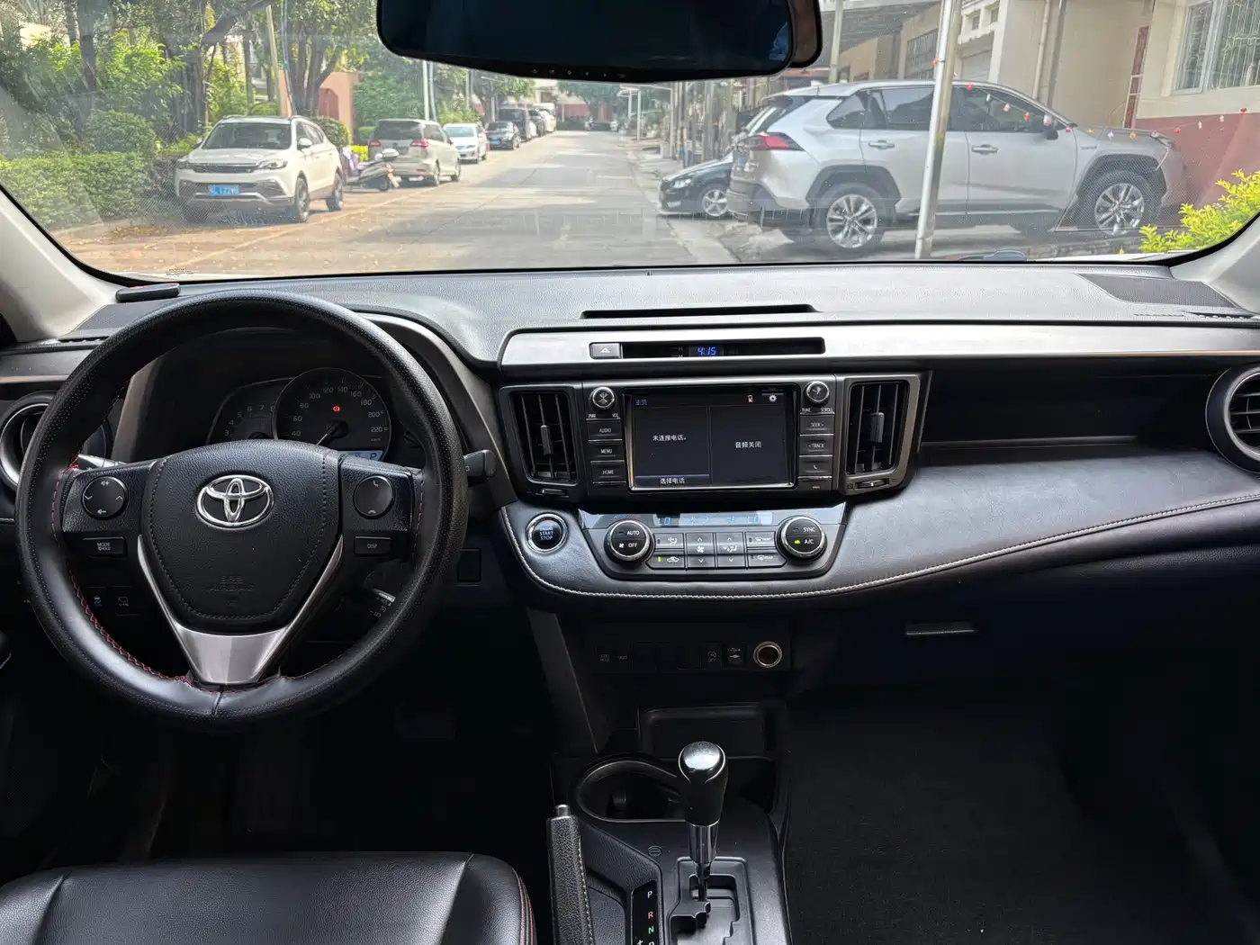 Toyota RAV4 Rongfang 2016 2.0L CVT 2WD Trend (China V) фото 8