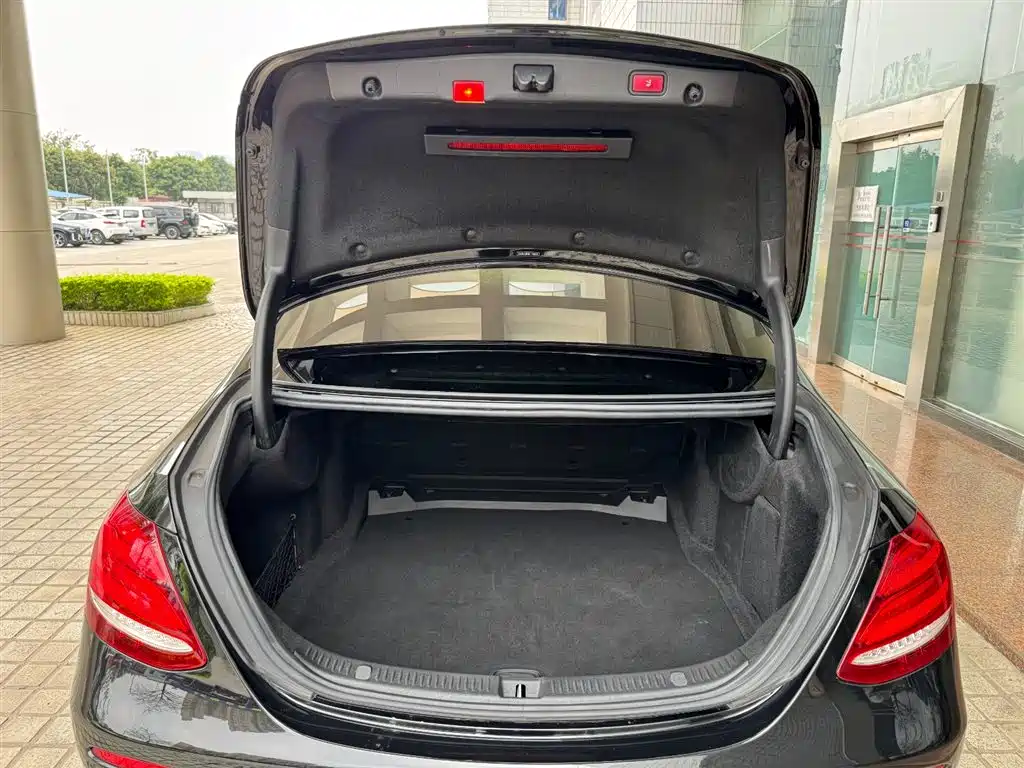 Mercedes-Benz E-Class 2017 E 300 L Sport Luxury фото 13