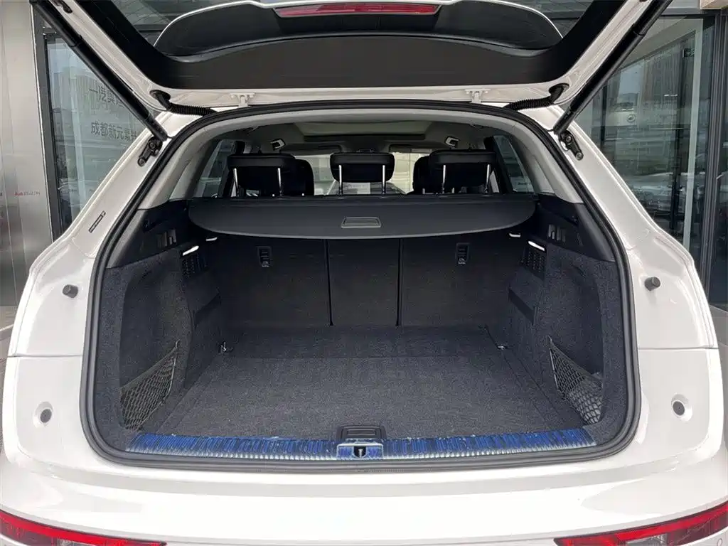 Audi Q5L 2022 45T Luxury Dynamic фото 9