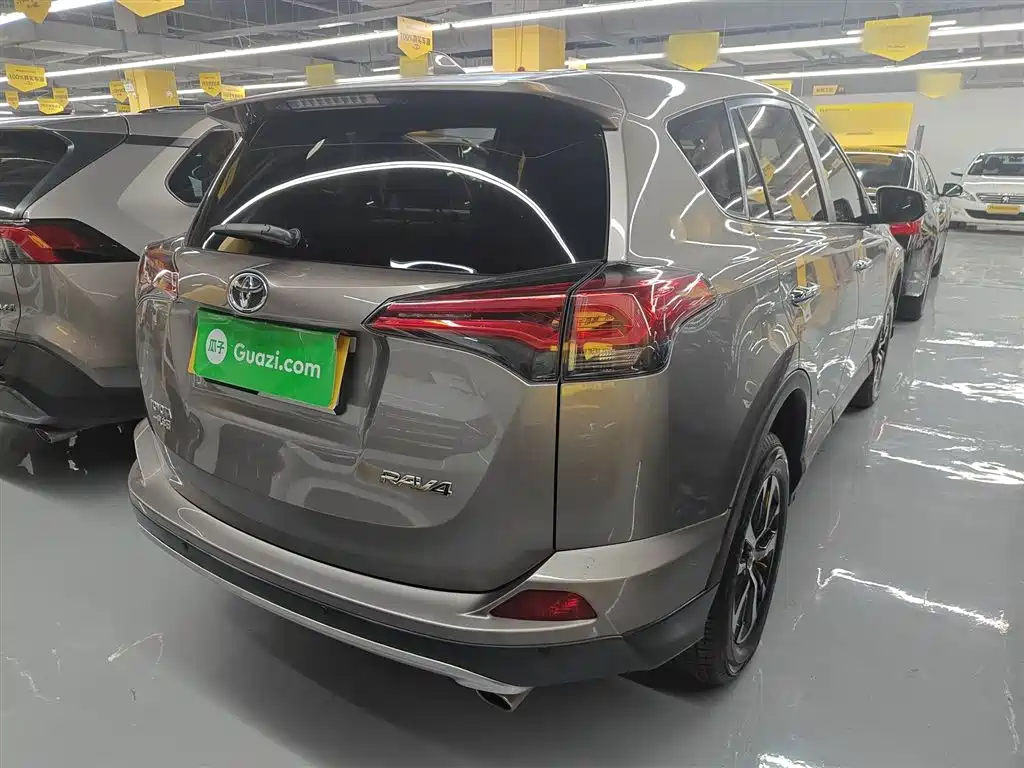 Toyota RAV4 Rongfang 2016 2.0L CVT 2WD Smart (China V) фото 5