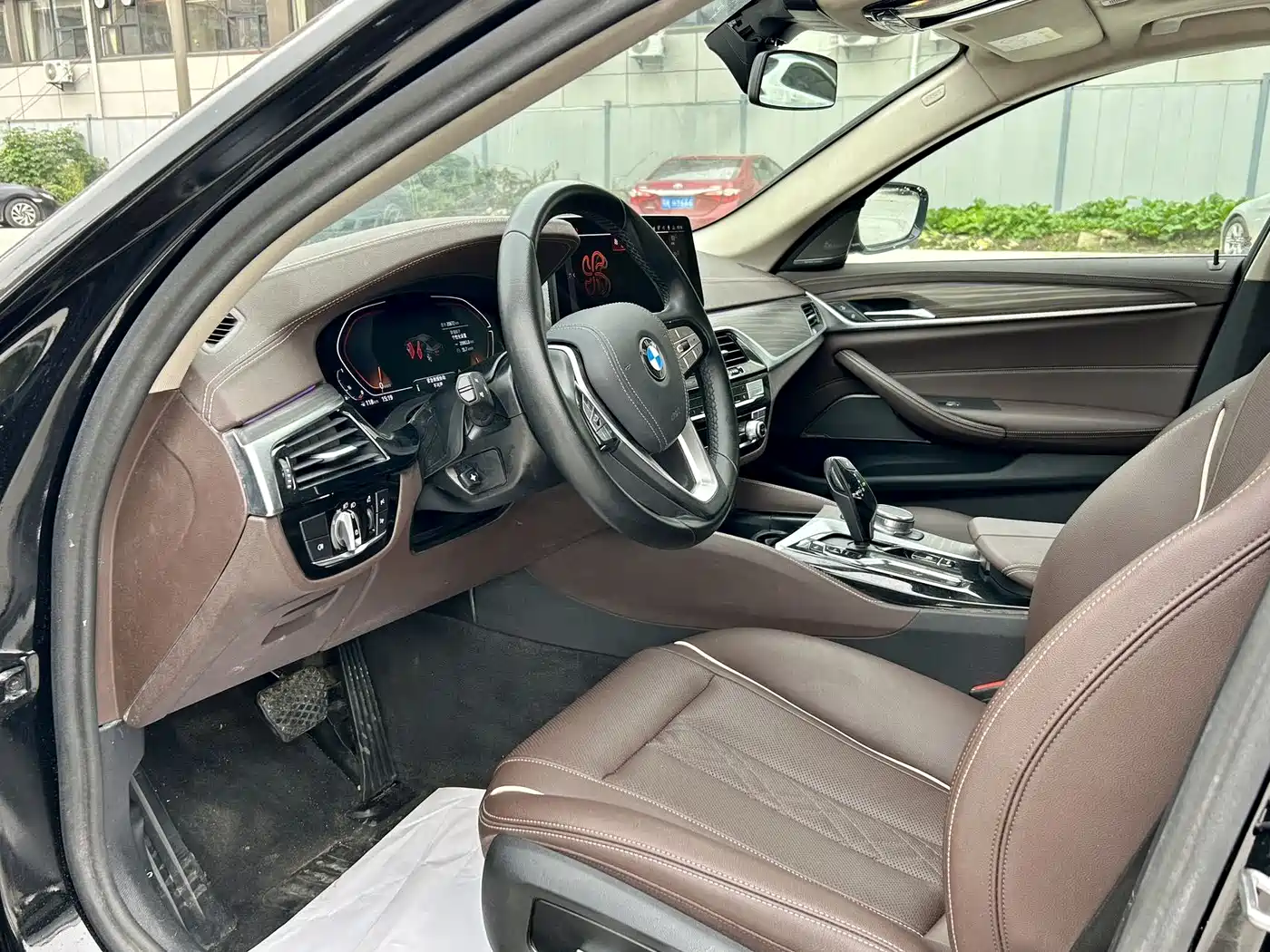 BMW 5 Series 2023 530Li Leading Luxury Package фото 10