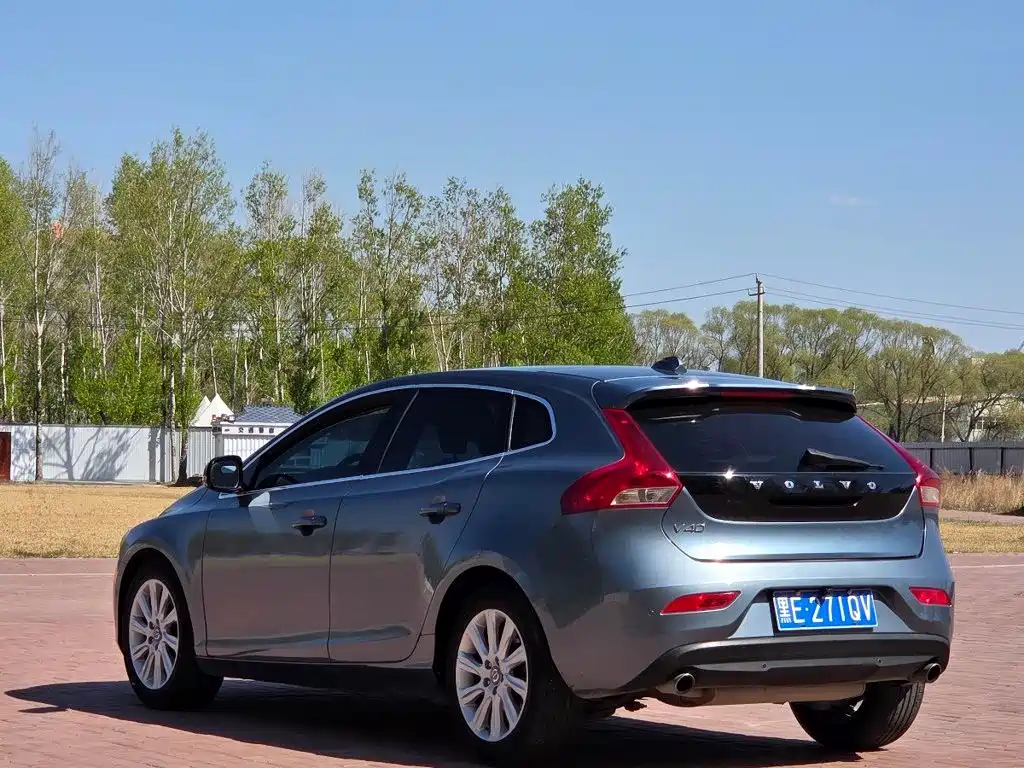 Volvo V40 2013 2014 2.0T Zhiya Edition