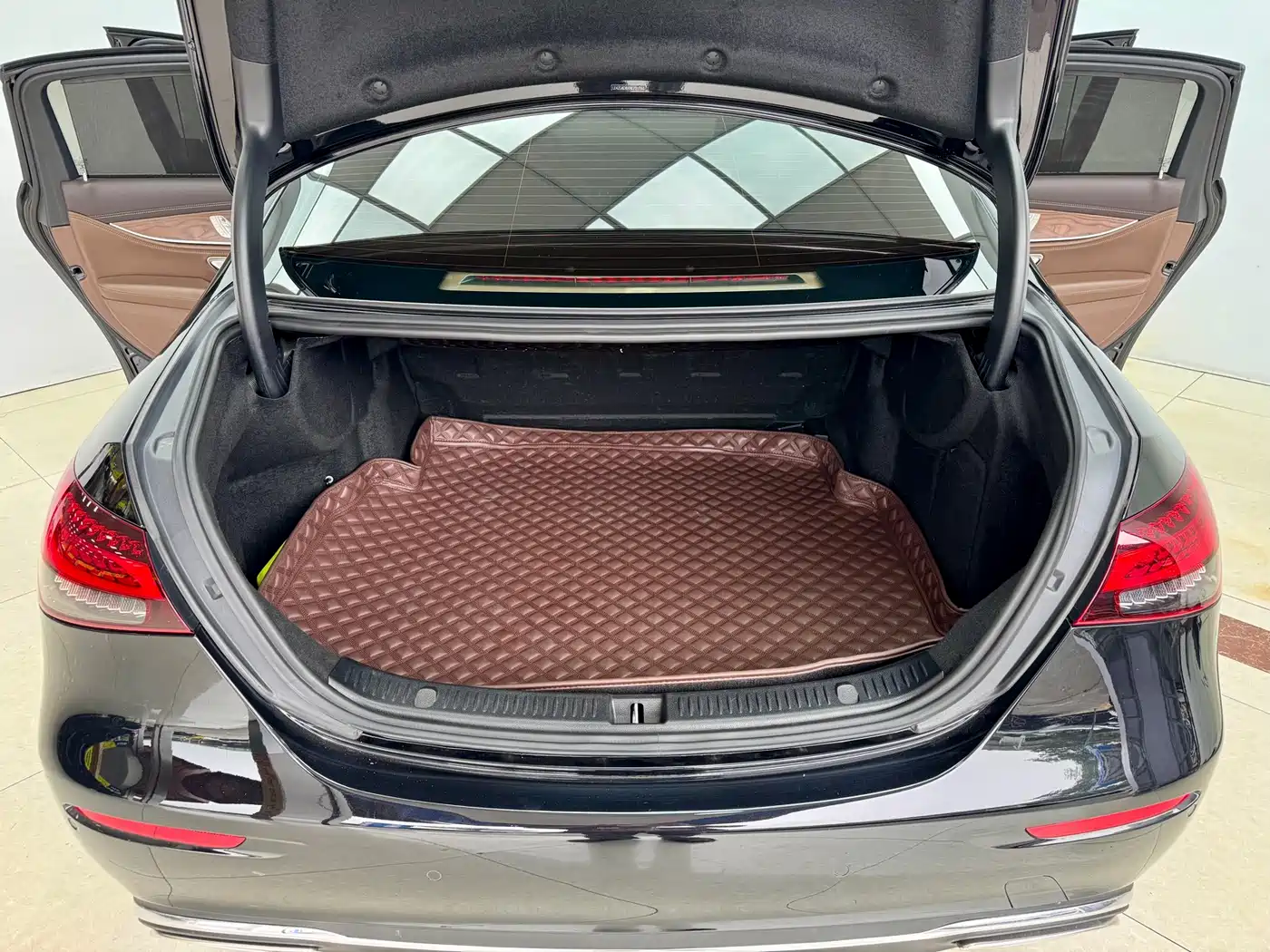 Mercedes-Benz E-Class 2022 Facelift E 300 L Luxury Style фото 22