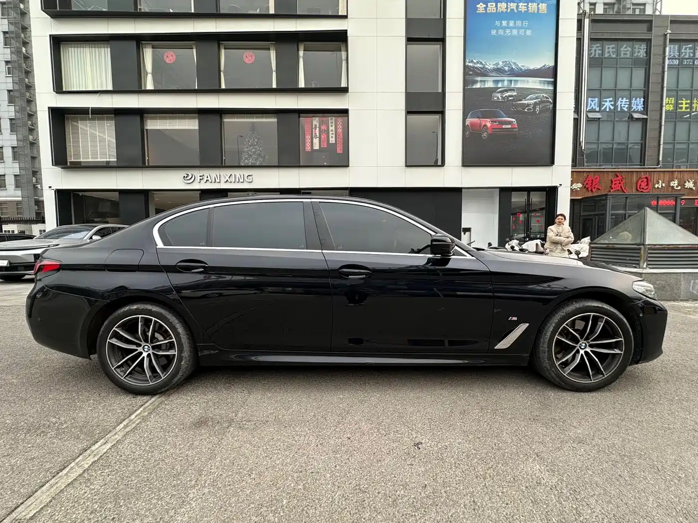 BMW 5 Series 2022 Model Second Facelift 525Li Luxury Package фото 4