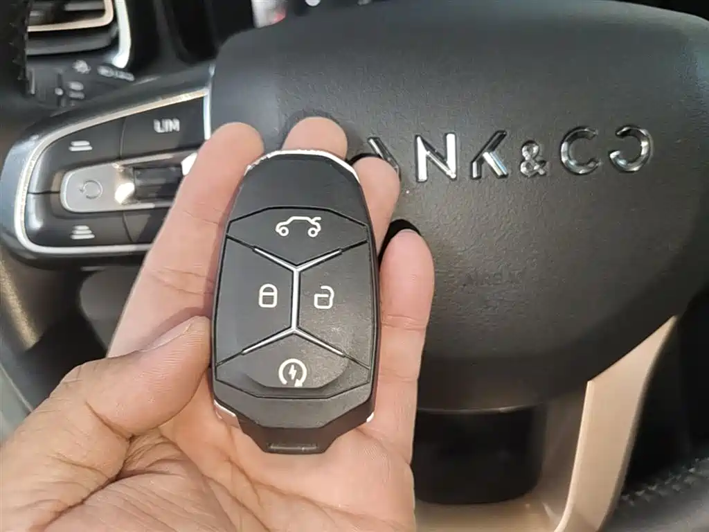 Lynk & Co 01 2017 2.0T 2WD Pro Version фото 9