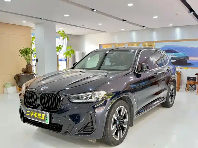 BMW iX3 Рестайлинг, Лидер