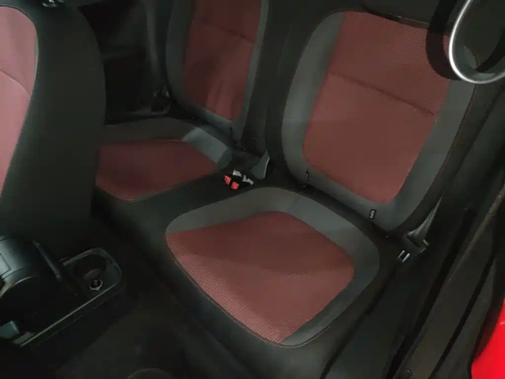 Volkswagen Beetle 2015 180TSI фото 17