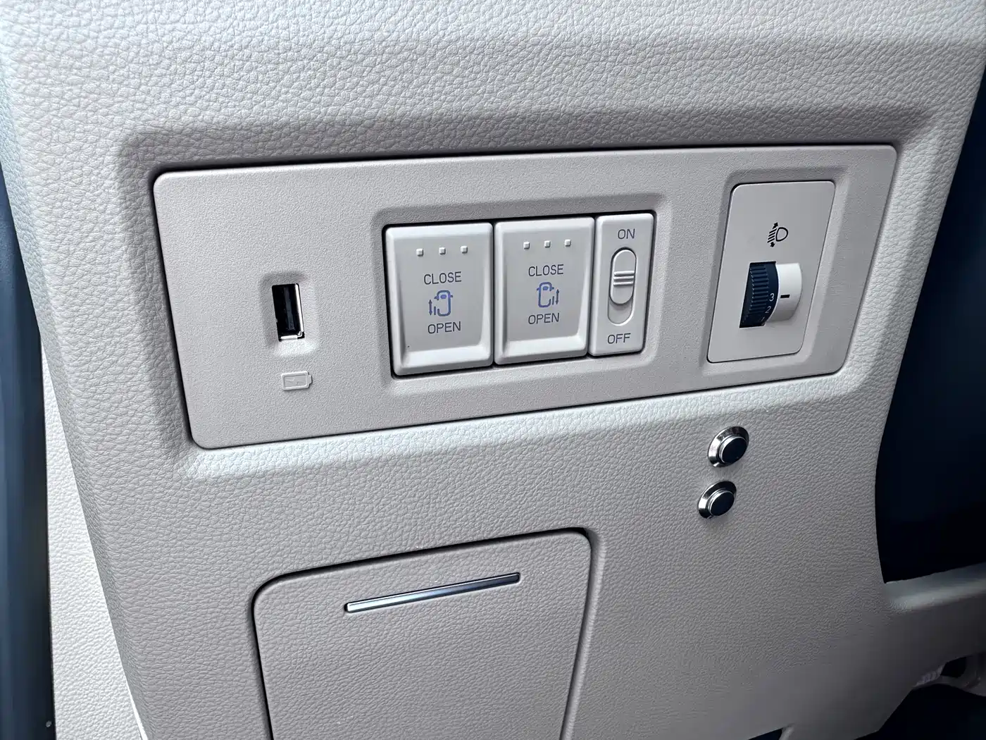 Ford Tourneo 2023 2023 Model 2.0T Auto Premium Edition