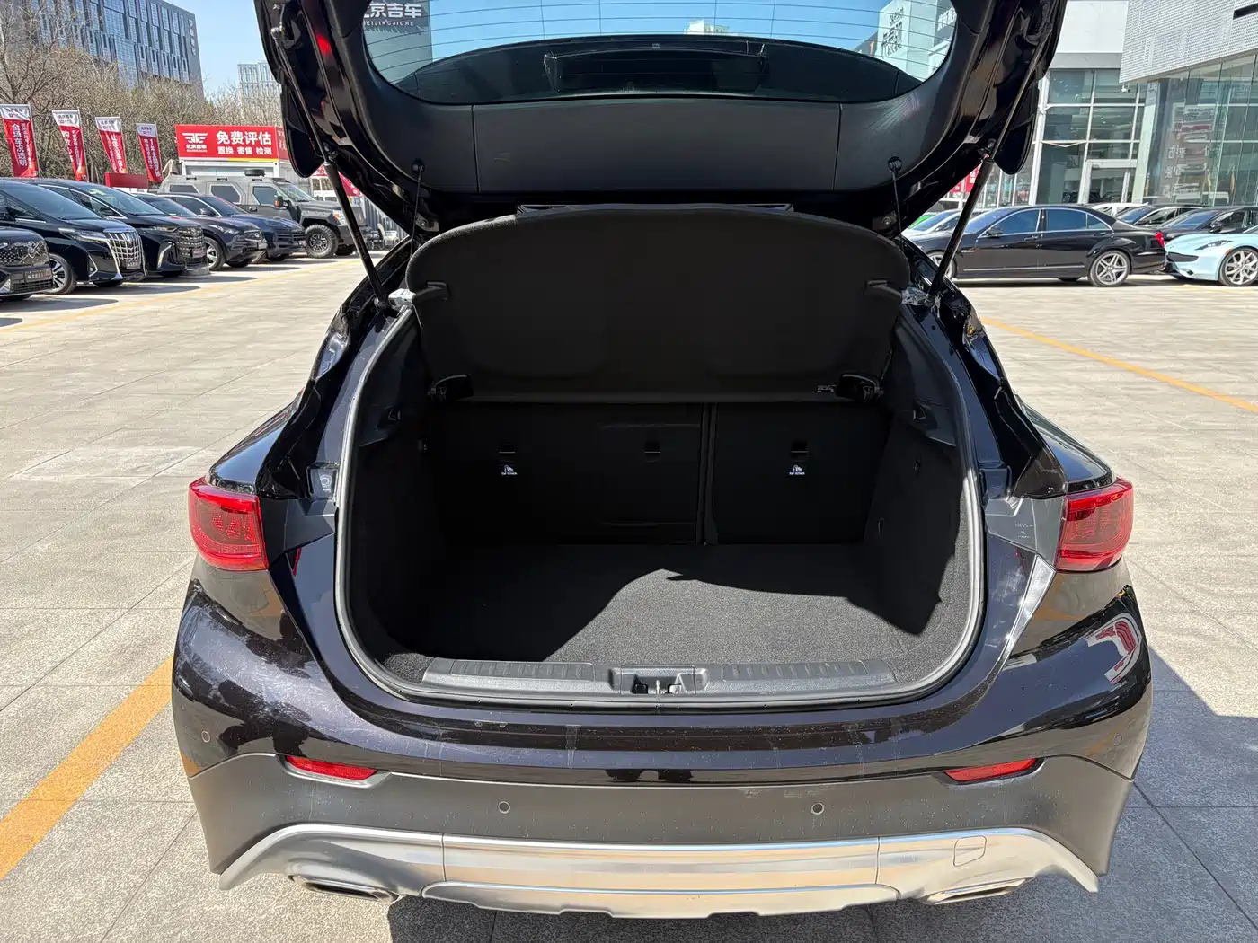 Infiniti QX30 2017 2017 1.6T 2WD Fashion Edition