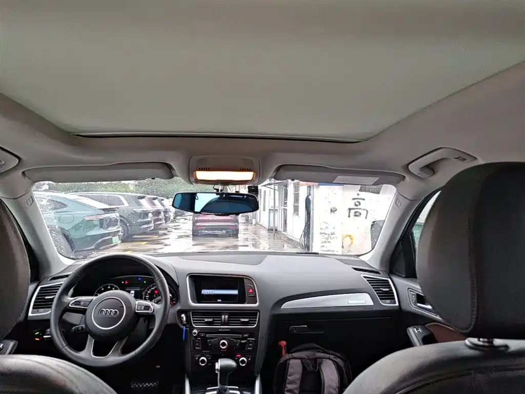 AUDI Q5