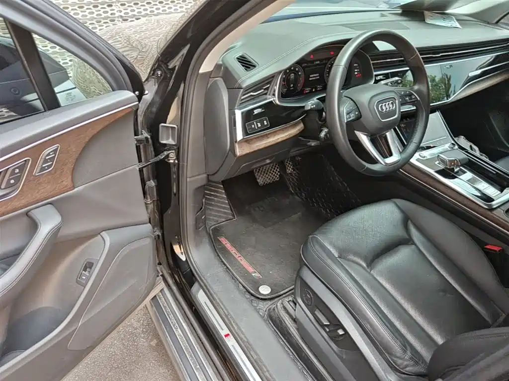 Audi Q7 2023 45 TFSI quattro S line Sport фото 16