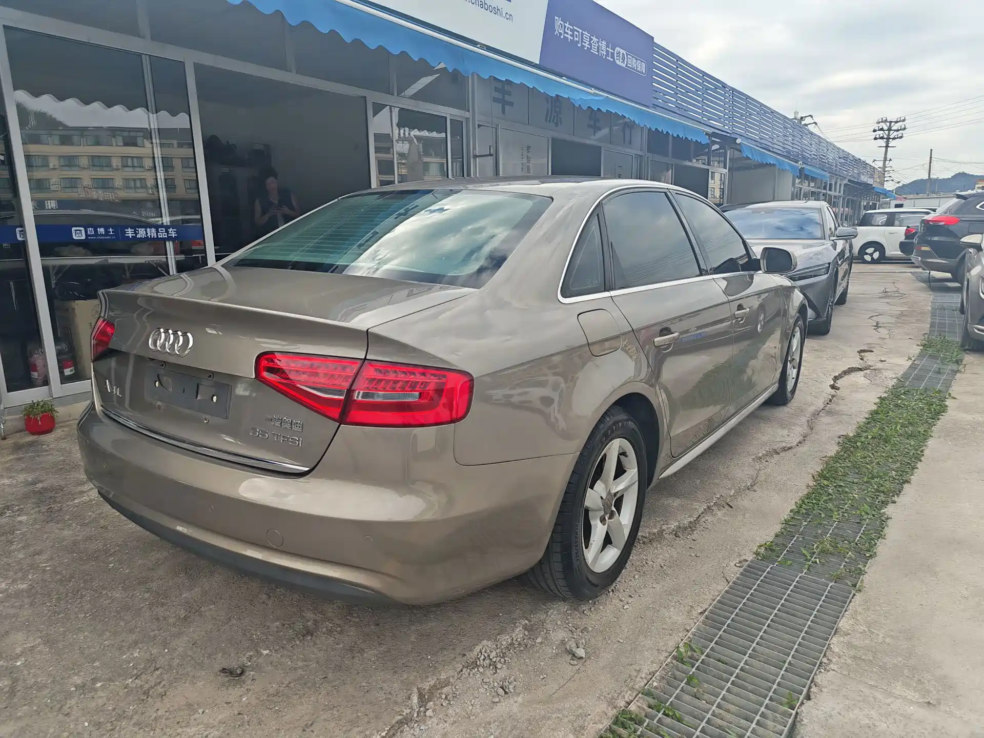 Фото 10 - Audi A4L