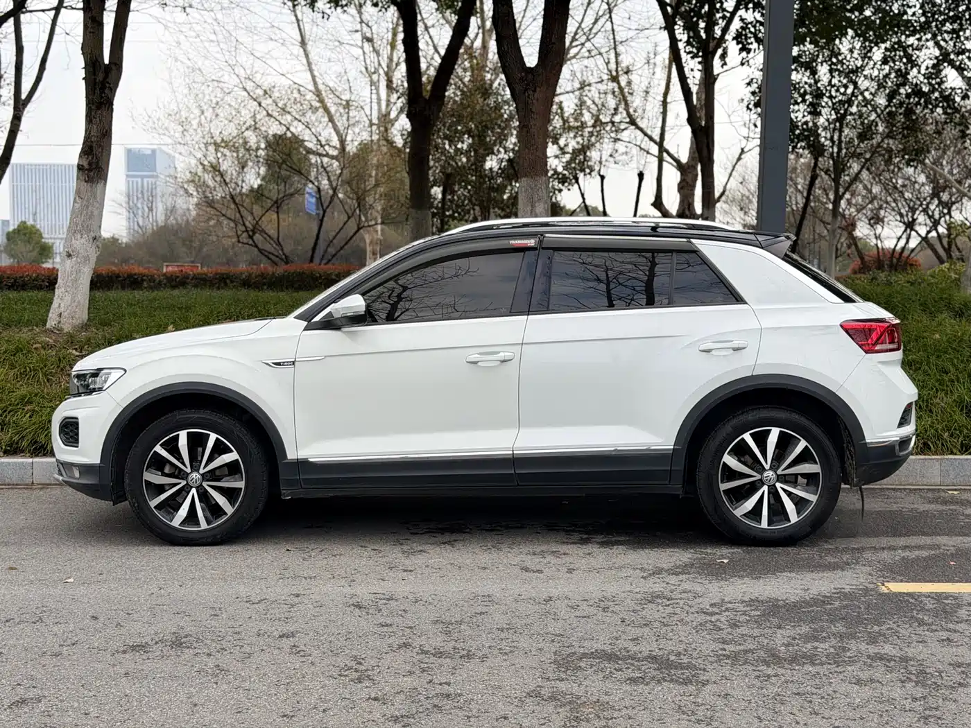 Volkswagen T-ROC 2018 280TSI DSG 2WD Comfort (China V) фото 9