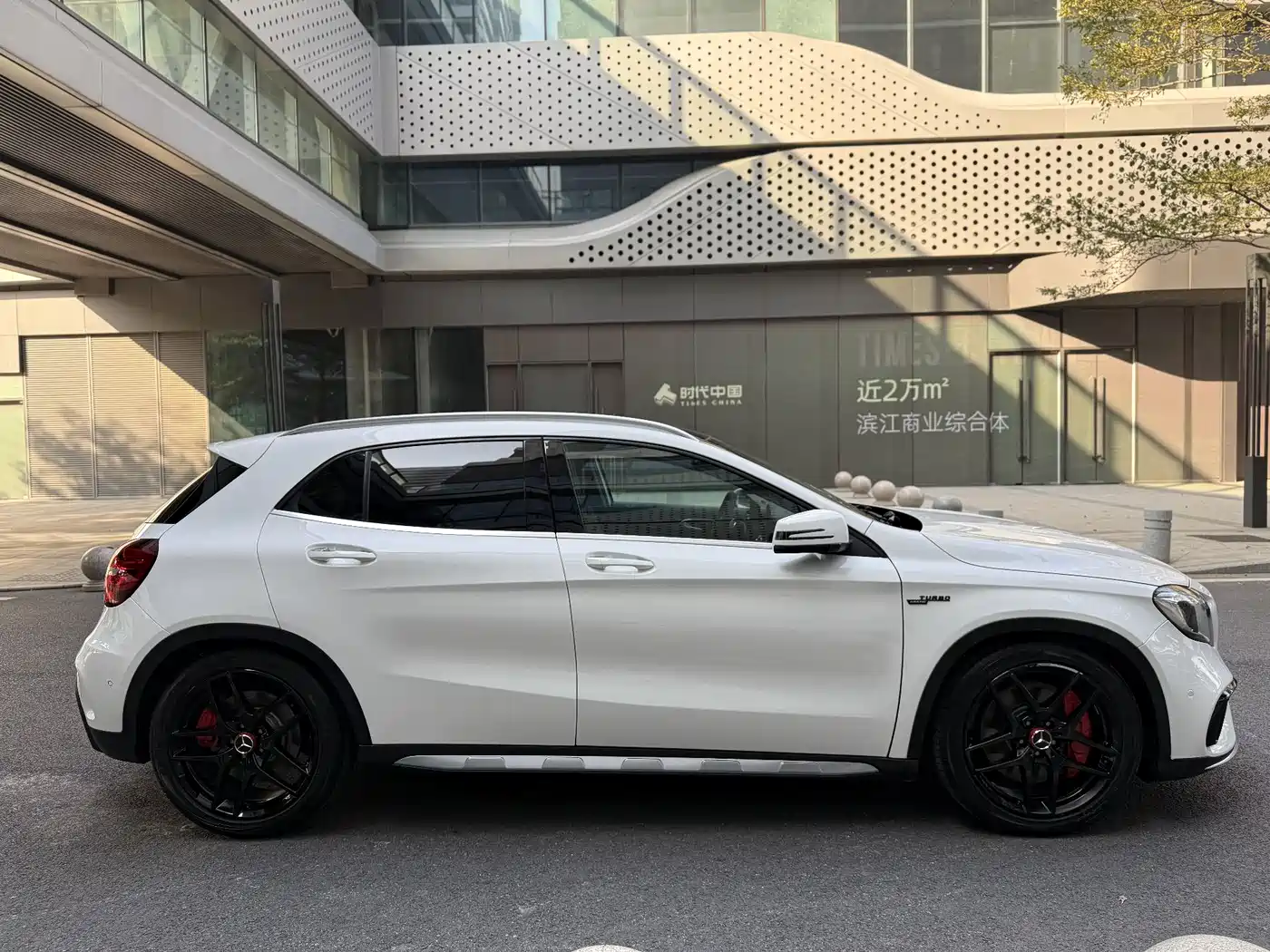 Mercedes-Benz GLA AMG 2017 Facelift AMG GLA 45 4MATIC фото 4