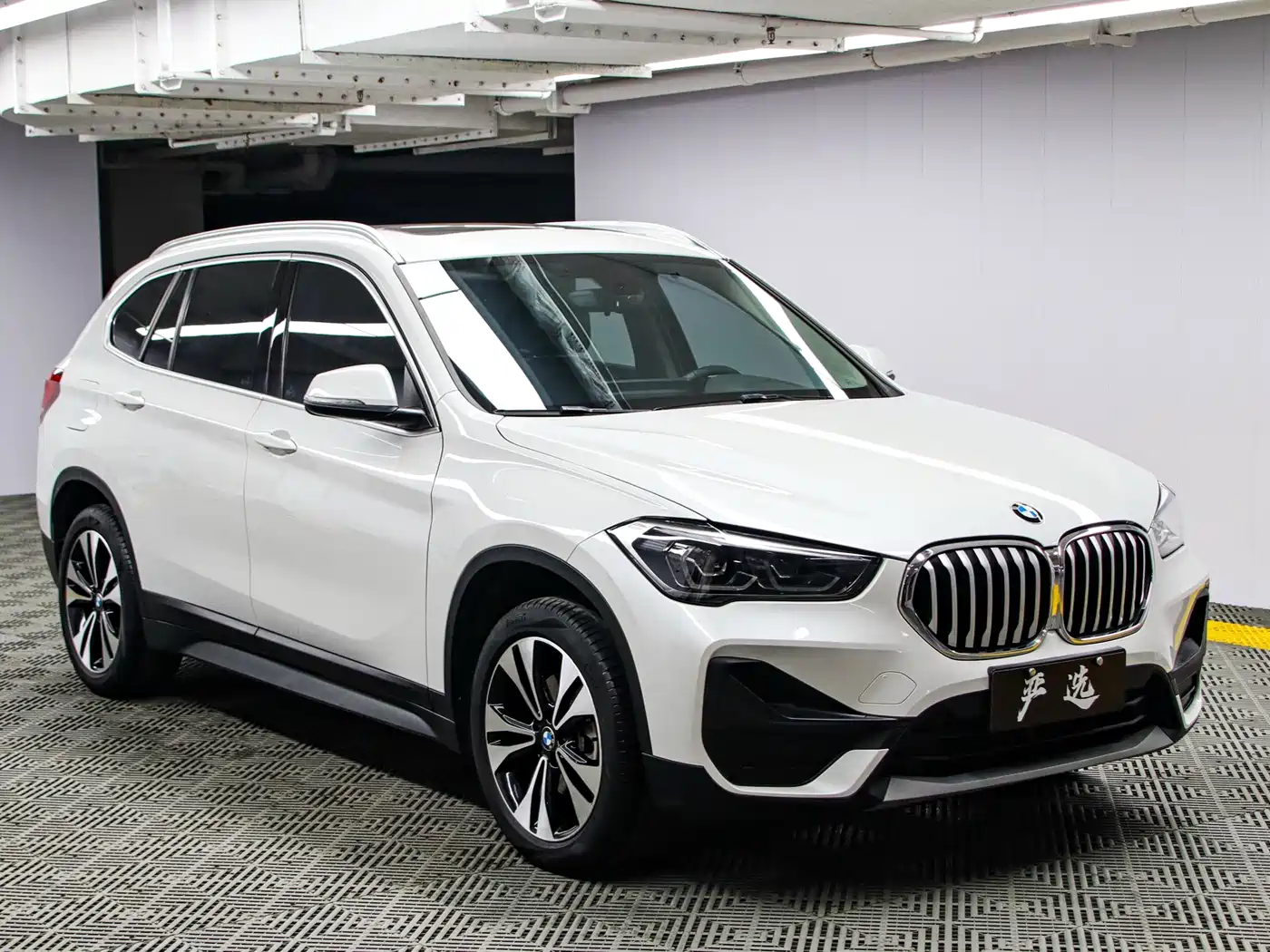 BMW X1 2022 sDrive20Li Fashion фото 3