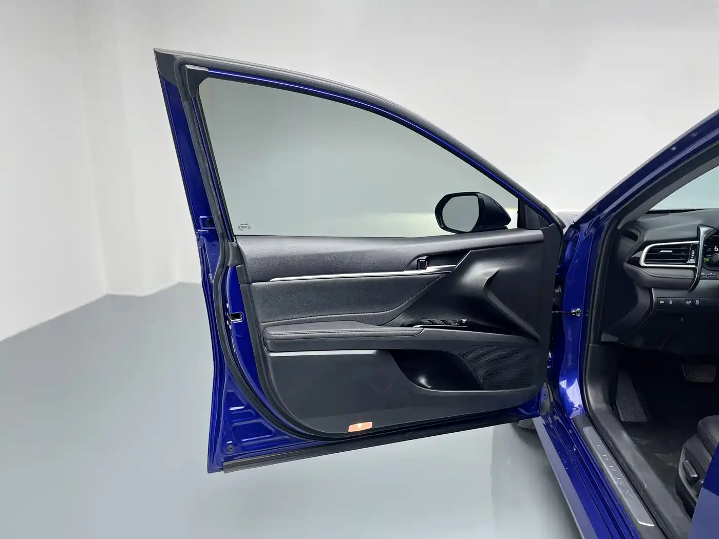 Toyota Camry 2021 Hybrid 2.5HG Luxury Edition фото 22