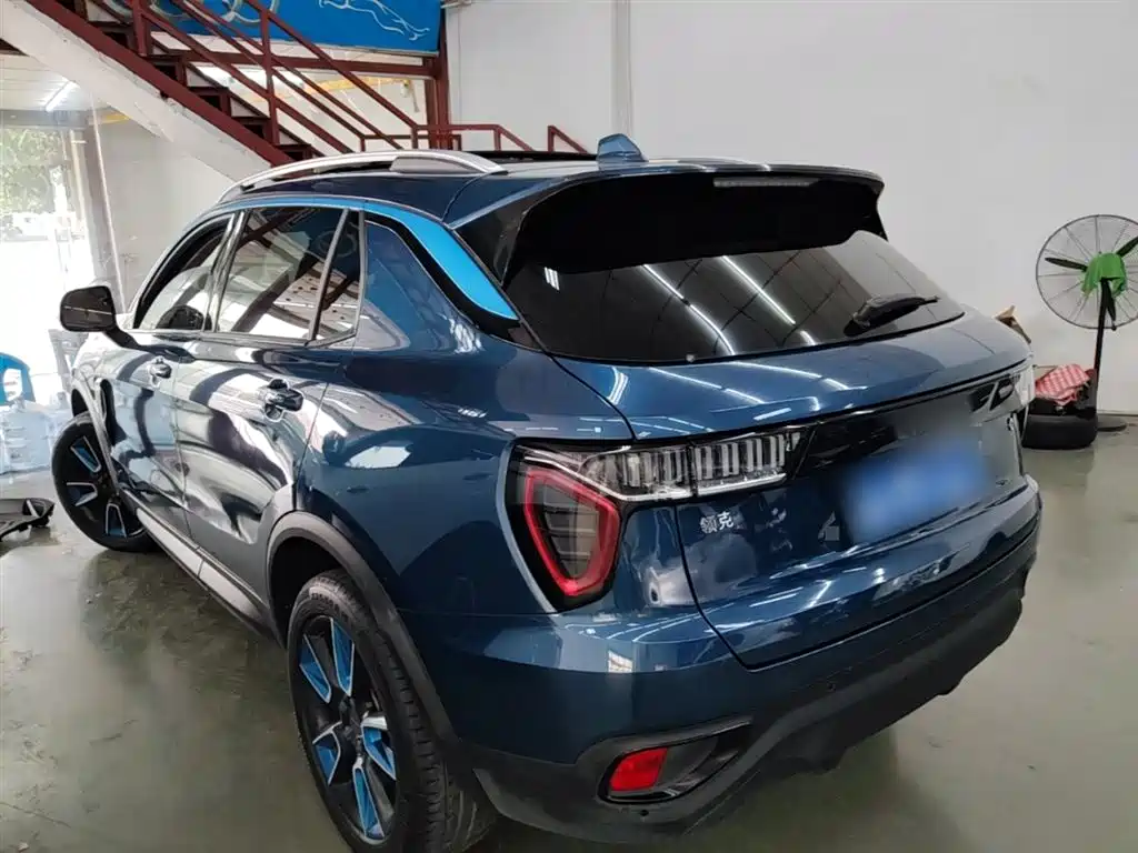 Lynk & Co 01 2017 2.0T 2WD Pro Shine Edition фото 5