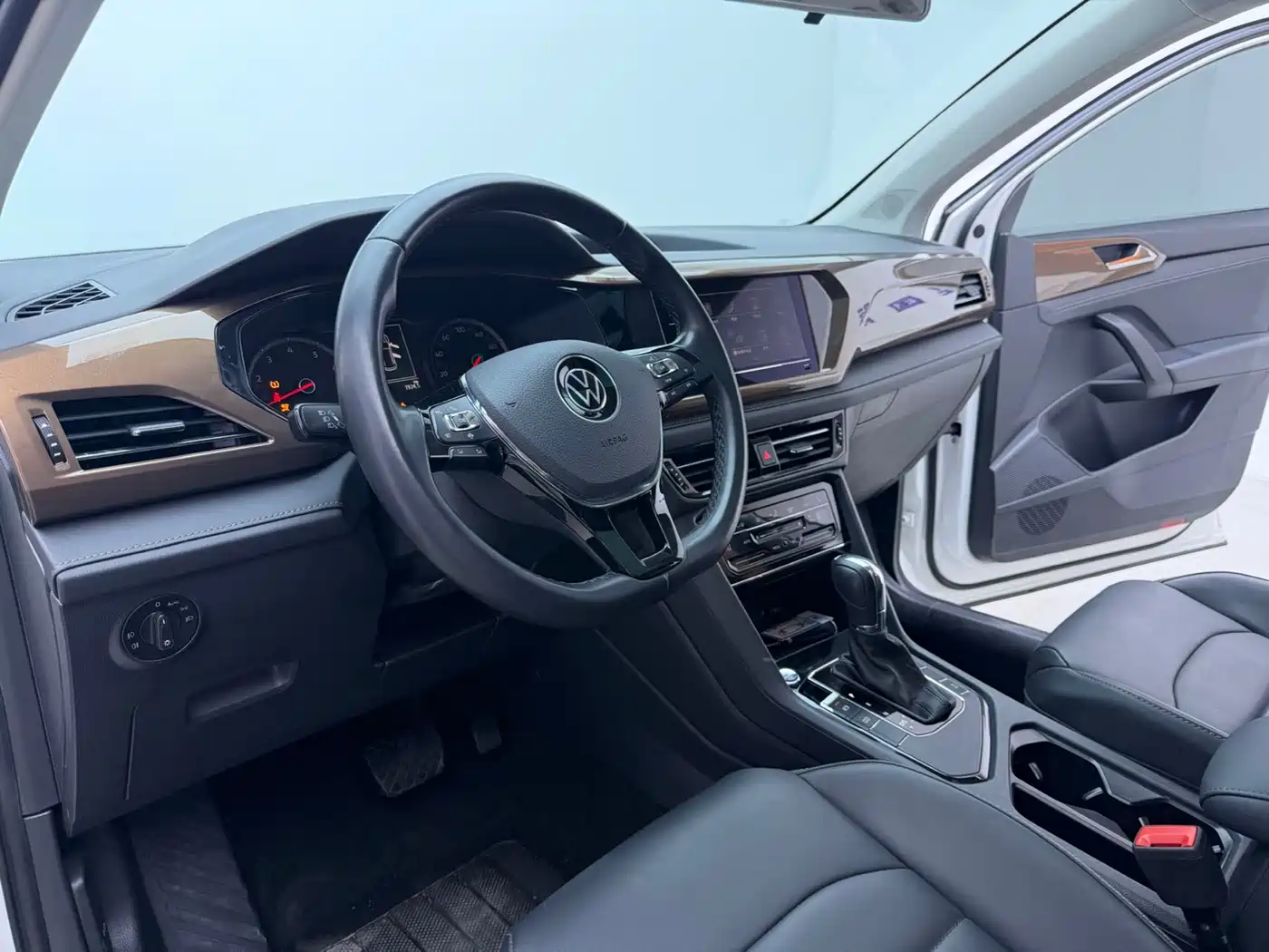 Volkswagen Tharu 2021 Model 280TSI 2WD Comfort Edition фото 11