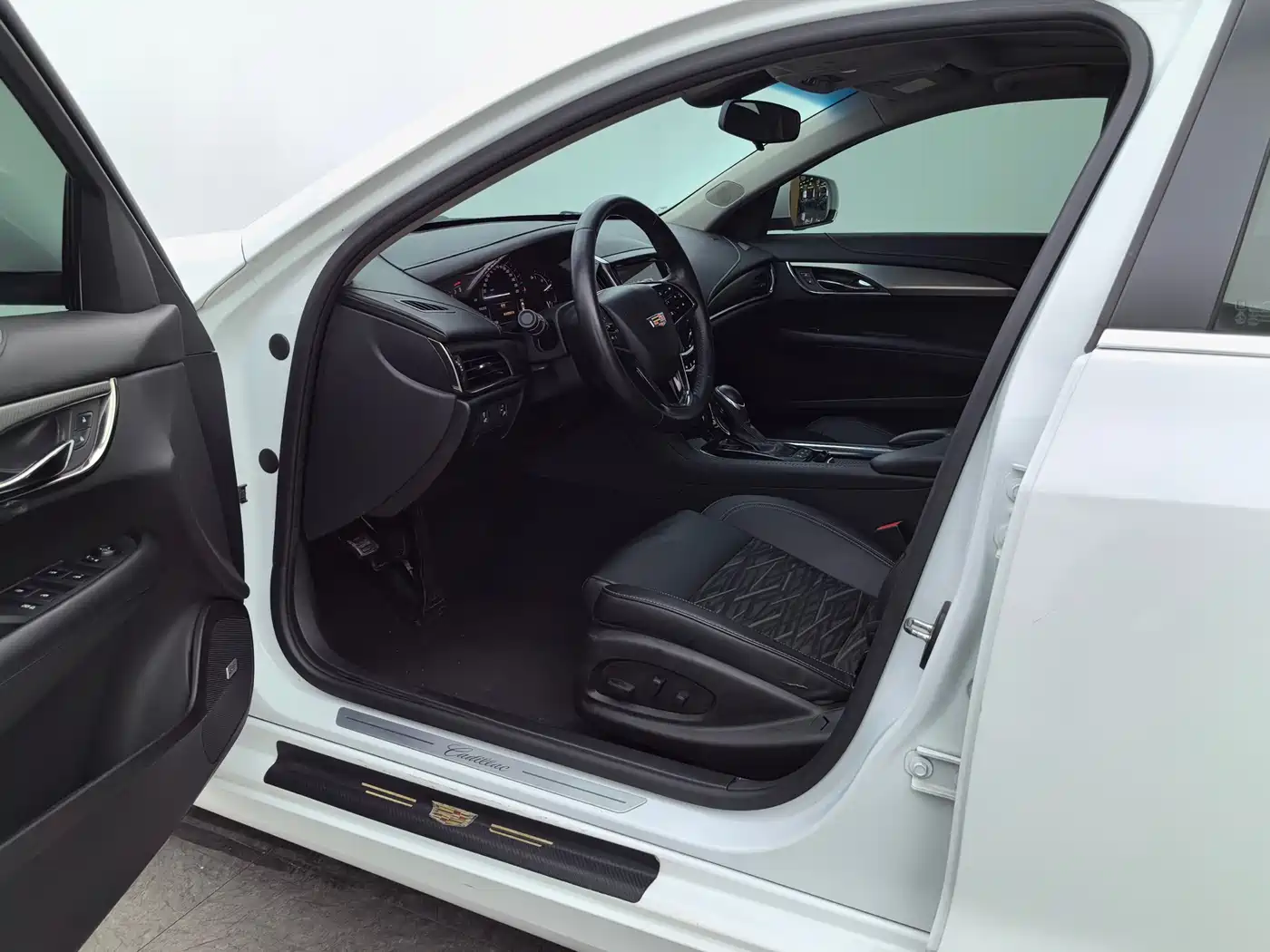 Cadillac ATS-L 2017 28T Technology фото 17