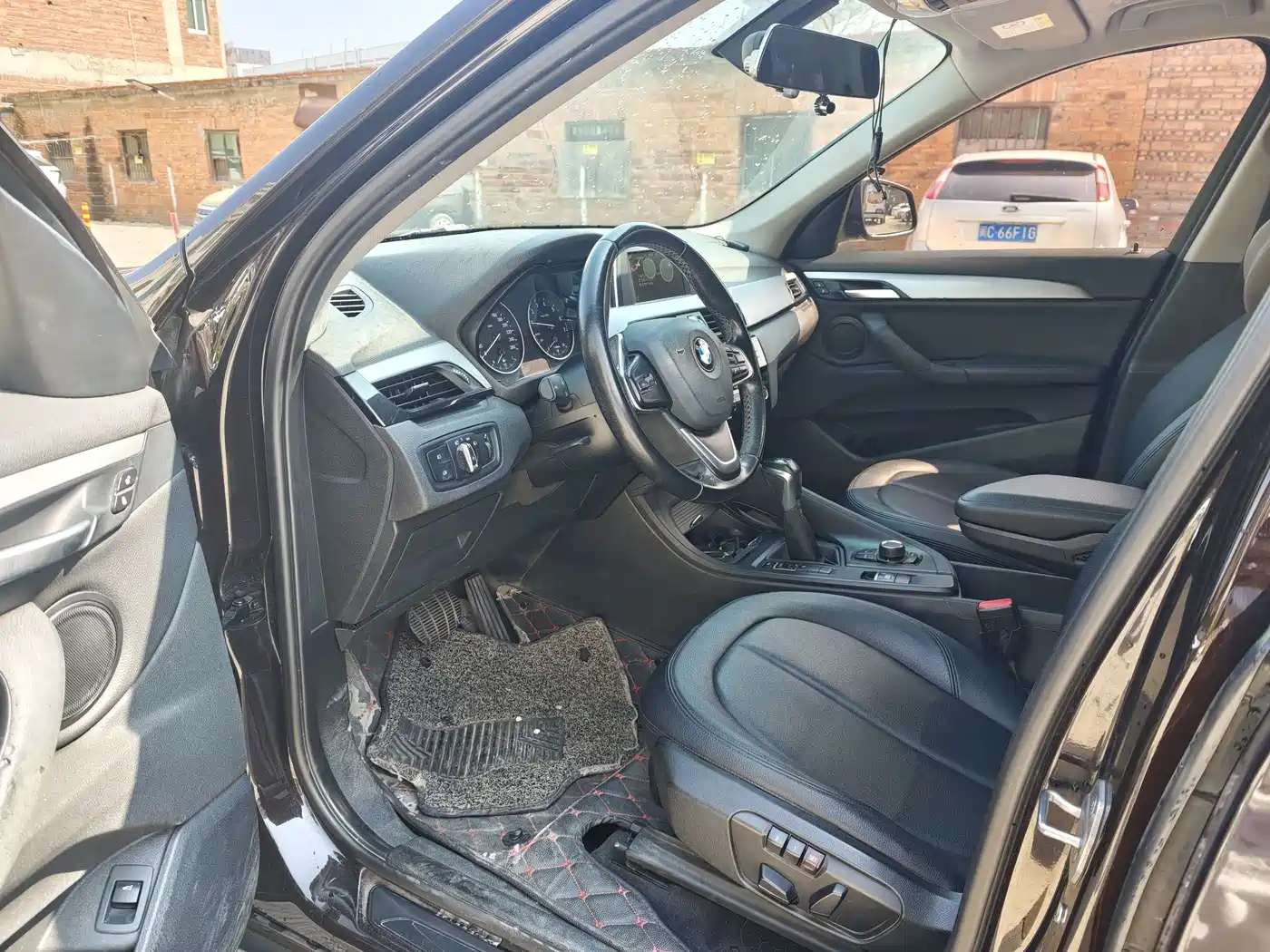 BMW X1 2016 sDrive18Li Premium Model фото 7