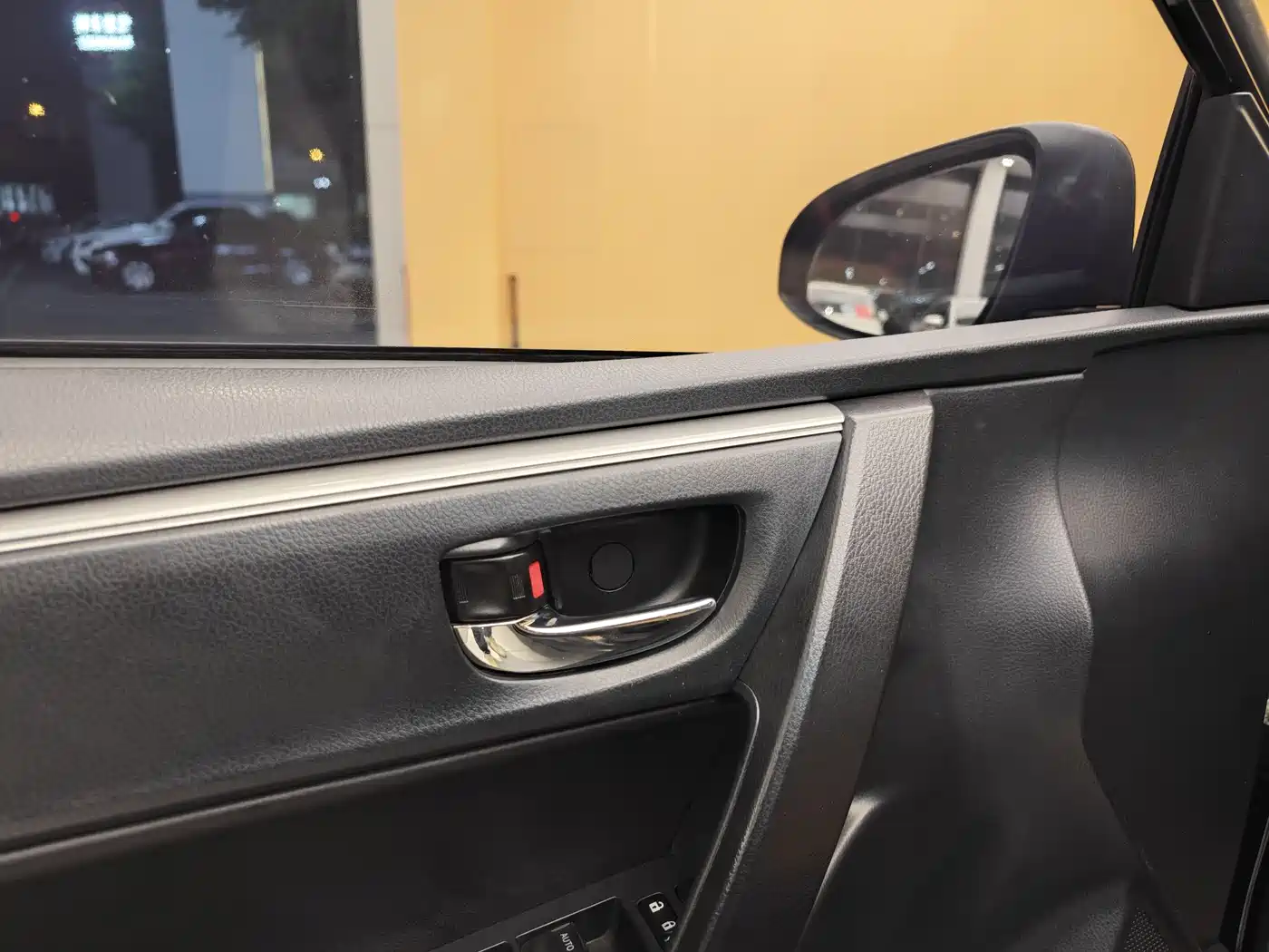 Toyota Levin 2016 Hybrid 1.8H GS E-CVT Elite Sunroof фото 8