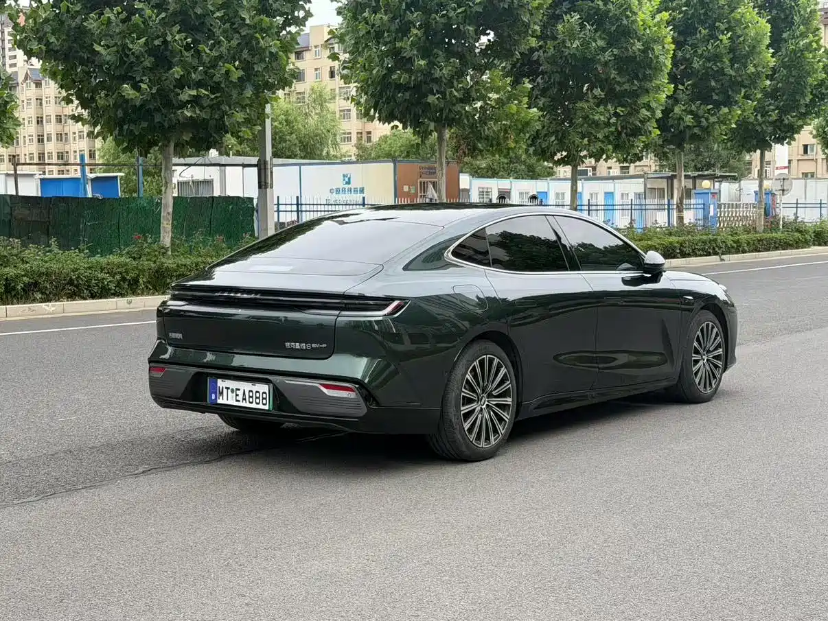 Geely Galaxy Galaxy Xingyao 8 2025 130km EM-P Starship Edition фото 8