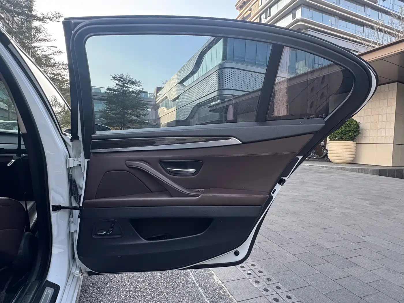 BMW 5 Series 2014 525Li Luxury Design Package фото 25