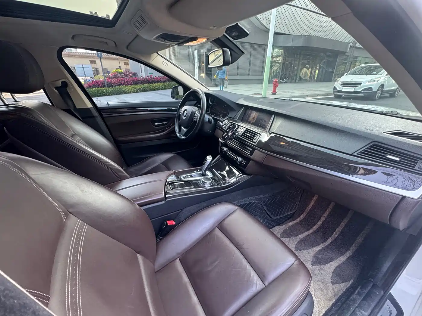 BMW 5 Series 2014 525Li Luxury Design Package фото 29