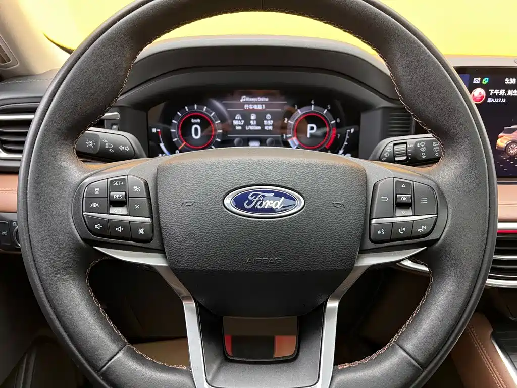 Photo 30 - Ford Explorer